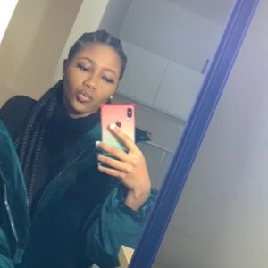 Meet your Posher, Ashley